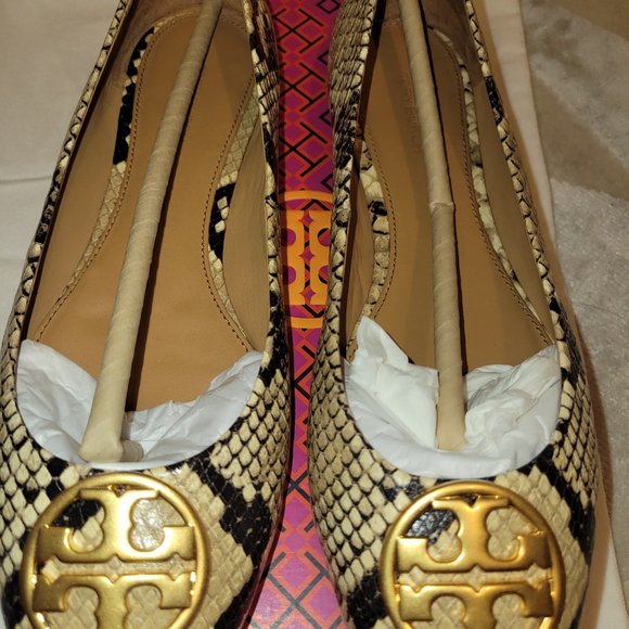 Tory Burch Chelsea Ballet Flat - Picture 2 of 8